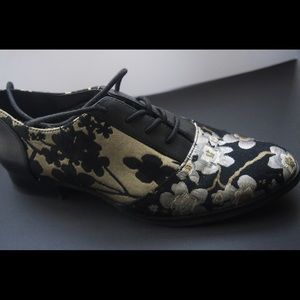 Gold and Black Oxford Shoes